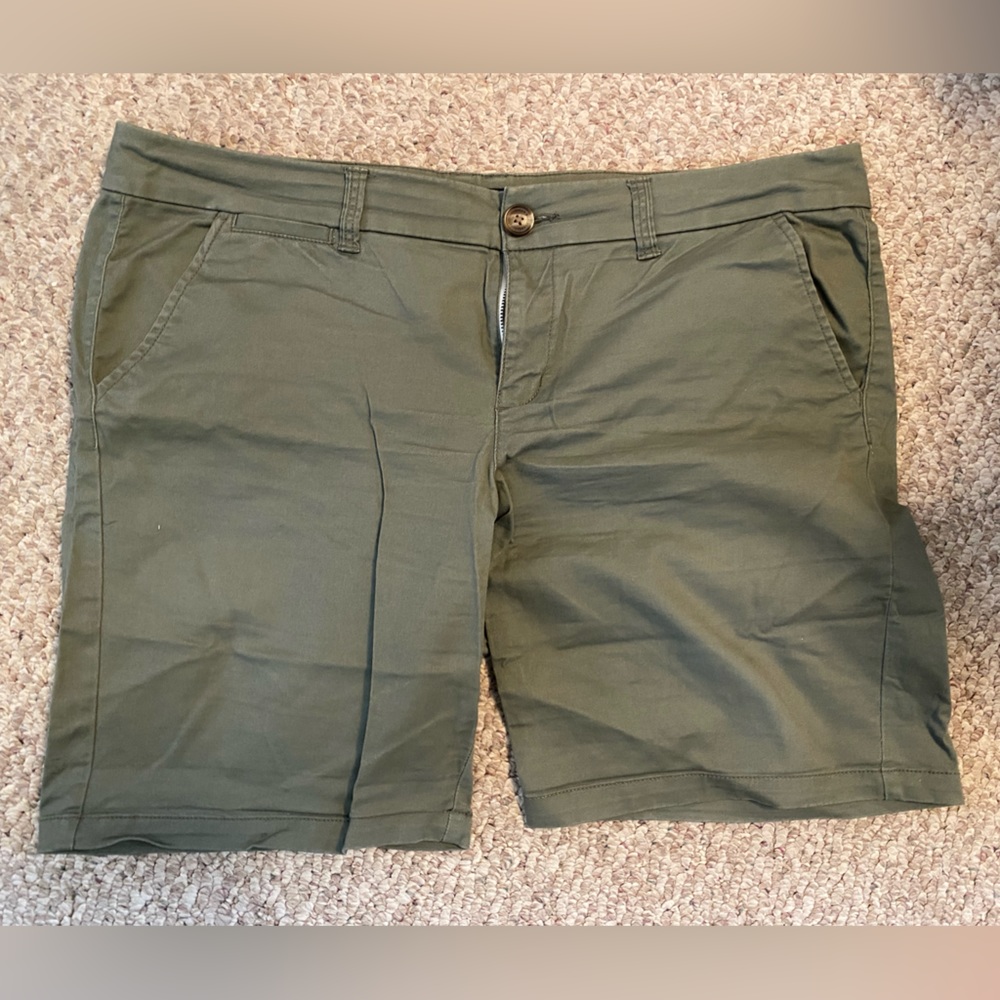 American Eagle Bermuda Shorts